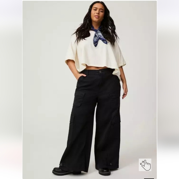 torrid Pants - 💥Sale💥NWOT Torrid Women's Dark Cargo Pants With Ankle Snaps